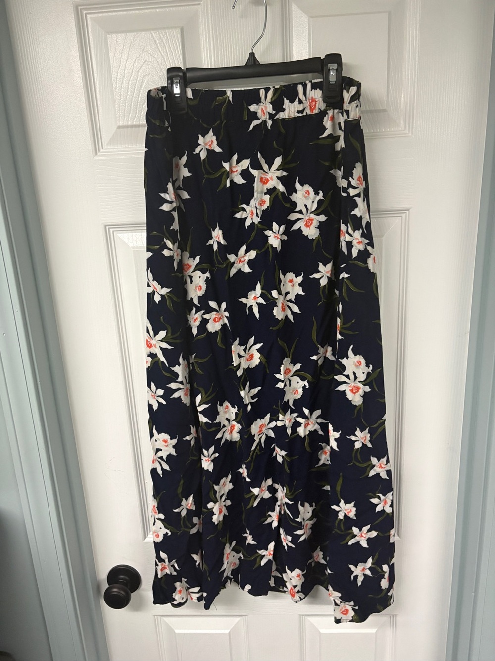 Old Navy Navy Floral Maxi Skirt with White Blossoms size SM